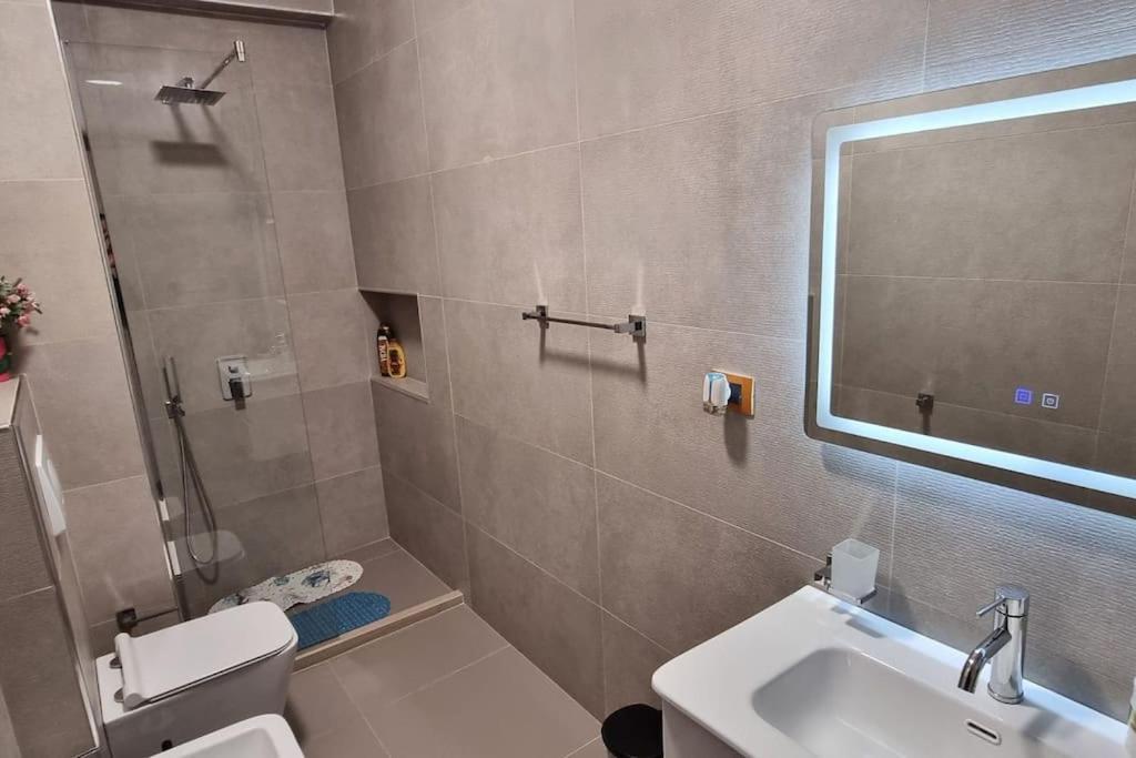 Apartment Bora Albania Me Vetsherbim 24 Prane Liqenit